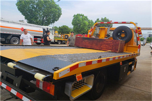 西山附近拖车电话号码服务