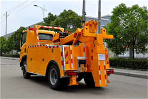 西山高速路拖车费